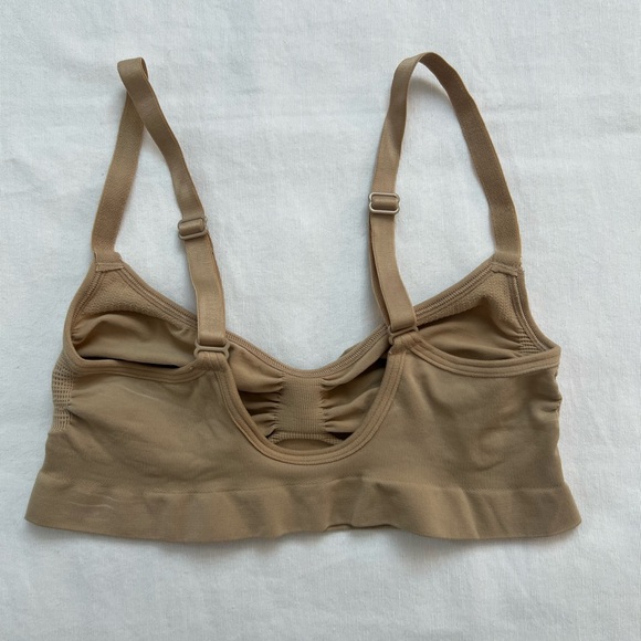 NWOT-Skims tan bralette - Picture 2 of 4